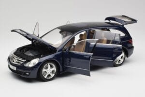 Mercedes R-Class W251 Tansaniit Sinine Minichamps 1:18 150034600 Metall - pilt 2/8