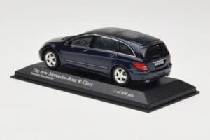 Mercedes R-Class W251 Tanzanite Blue Minichamps 1:43 B66962215 Metall - pilt 3/4