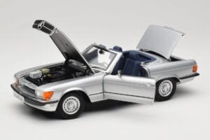 Mercedes R107 380 SL Hõbedane Norev 1:18 183725 Metall - pilt 2/8