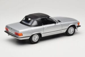 Mercedes R107 380 SL Hõbedane Norev 1:18 183725 Metall - pilt 3/8