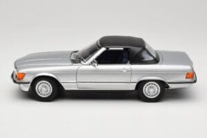 Mercedes R107 380 SL Hõbedane Norev 1:18 183725 Metall - pilt 4/8