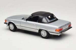 Mercedes R107 380 SL Hõbedane Norev 1:18 183725 Metall - pilt 7/8