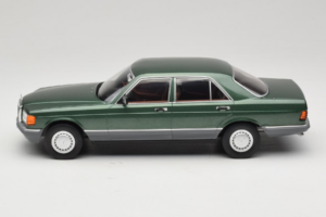 Mercedes S-Class W126 Metallic Green MCG 1:18 MCG18549 Metall - pilt 3/6
