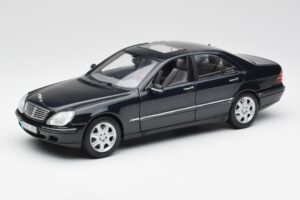 Mercedes S-Class W220 Sinine Maisto 1:18 56051 Metall
