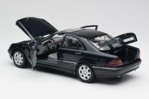 Mercedes S-Class W220 Sinine Maisto 1:18 56051 Metall - pilt 5/8