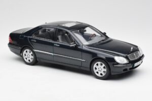 Mercedes S-Class W220 Sinine Maisto 1:18 56051 Metall - pilt 6/8