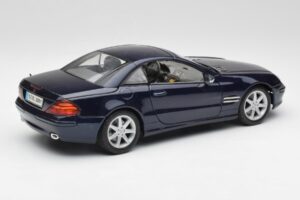 Mercedes SL 500 R230 Sinine Maisto 1:18 B66962126 Metall - pilt 3/8