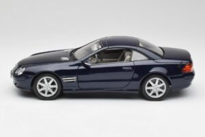 Mercedes SL 500 R230 Sinine Maisto 1:18 B66962126 Metall - pilt 4/8