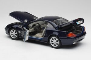 Mercedes SL 500 R230 Sinine Maisto 1:18 B66962126 Metall - pilt 5/8