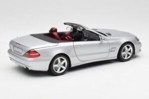 Mercedes SL 500 R230 Kabriolett Iridium Hõbedane Minichamps 1:18 B66962388 Metall - pilt 3/8