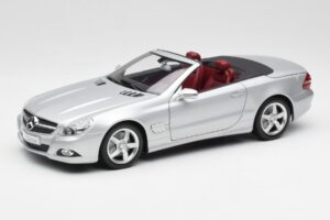 Mercedes SL 500 R230 Kabriolett Iridium Hõbedane Minichamps 1:18 B66962388 Metall