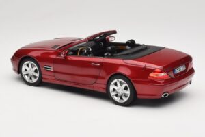 Mercedes SL 500 R230 Red Metallic Piiratud Väljaanne Norev 1:18 183841 Metall - pilt 7/8