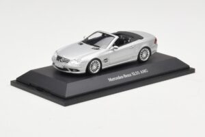 Mercedes SL 55 AMG R230 Hõbedane Minichamps 1:43 B66962347 Metall - pilt 2/4