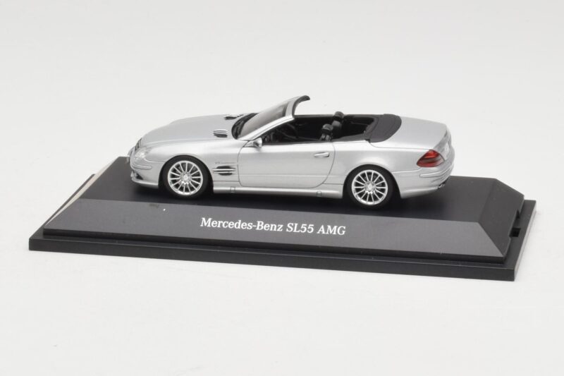 Mercedes SL 55 AMG R230 Hõbedane Minichamps 1:43 Mercedes SL 55 AMG R230 Hõbedane Minichamps 1:43 B66962347 Metall