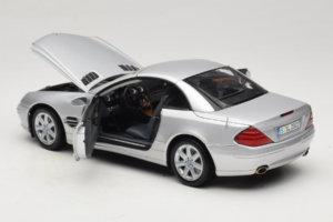 Mercedes SL R129 Hõbedane Minichamps 1:18 B66962133 Metall - pilt 7/10