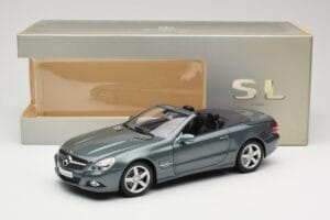 Mercedes SL R230 Amiant Green Minichamps 1:18 B66962389 Metall - pilt 8/8