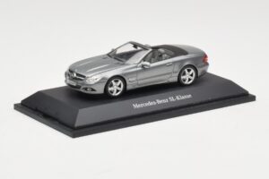 Mercedes SL R230 Palladium Silver Metallic Minichamps 1:43 B66962390 Metall - pilt 2/4