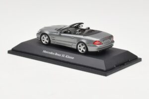 Mercedes SL R230 Palladium Silver Metallic Minichamps 1:43 B66962390 Metall - pilt 3/4