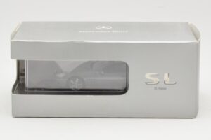 Mercedes SL R230 Palladium Silver Metallic Minichamps 1:43 B66962390 Metall - pilt 4/4
