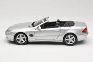 Mercedes SL R230 Hõbedane Maisto 1:18 B66962125 Metall - pilt 4/8