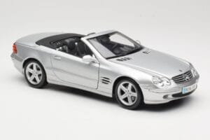 Mercedes SL R230 Hõbedane Maisto 1:18 B66962125 Metall - pilt 6/8