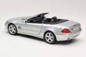 Mercedes SL R230 Hõbedane Maisto 1:18 B66962125 Metall - pilt 7/8