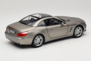 Mercedes SL500 R231 Dark Grey Matt Norev 1:18 183590 Metall - pilt 4/9