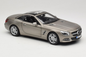 Mercedes SL500 R231 Dark Grey Matt Norev 1:18 183590 Metall - pilt 7/9