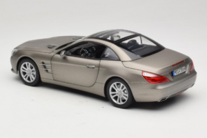 Mercedes SL500 R231 Dark Grey Matt Norev 1:18 183590 Metall - pilt 8/9