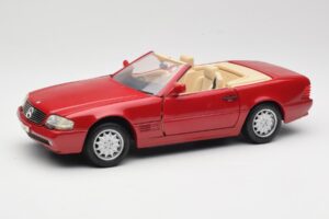 Mercedes SL500 R129 Punane Revell 1:18 08927 Metall
