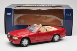 Mercedes SL500 R129 Punane Revell 1:18 08927 Metall - pilt 8/8