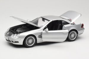 Mercedes SL55 AMG R230 Hõbedane Maisto 1:18 36894 Metall - pilt 2/8
