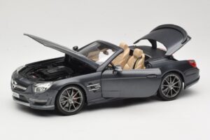Mercedes SL65 AMG Black Series R230 Matte Black Maisto 1:18 36198 Metall - pilt 2/8