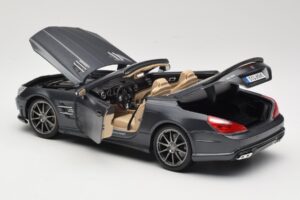 Mercedes SL65 AMG Black Series R230 Matte Black Maisto 1:18 36198 Metall - pilt 5/8