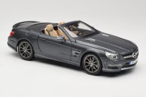 Mercedes SL65 AMG Black Series R230 Matte Black Maisto 1:18 36198 Metall - pilt 6/8