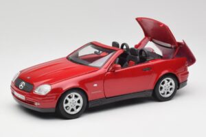 Mercedes SLK 230 R170 Punane Maisto 1:18 56023 Metall - pilt 2/9