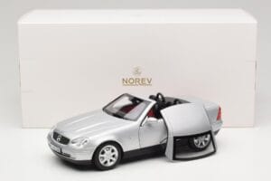 Mercedes SLK R170 Brilliant Silver Norev 1:18 183020 Metall - pilt 9/9