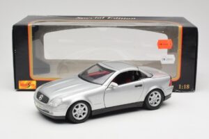 Mercedes SLK R170 Roadster Hõbe Maisto 1:18 31674 Metall - pilt 2/9