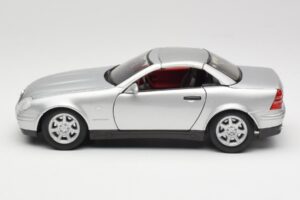 Mercedes SLK R170 Roadster Hõbe Maisto 1:18 31674 Metall - pilt 3/9