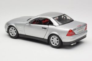 Mercedes SLK R170 Roadster Hõbe Maisto 1:18 31674 Metall - pilt 4/9