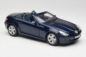 Mercedes SLK R171 Sinine Maisto 1:18 B66962190 Metall - pilt 6/8