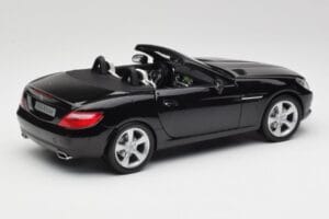 Mercedes SLK R172 Magnetite Must Minichamps 1:18 B66960514 Metall - pilt 3/8