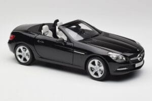 Mercedes SLK R172 Magnetite Must Minichamps 1:18 B66960514 Metall - pilt 6/8