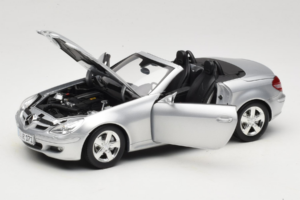 Mercedes SLK R171 Hõbedane Minichamps 1:18 B66962318 Metall - pilt 2/9