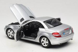 Mercedes SLK R171 Hõbedane Minichamps 1:18 B66962318 Metall - pilt 5/9