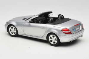 Mercedes SLK R171 Hõbedane Minichamps 1:18 B66962318 Metall - pilt 8/9