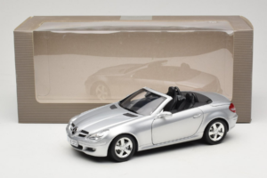 Mercedes SLK R171 Hõbedane Minichamps 1:18 B66962318 Metall - pilt 9/9