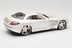 Mercedes SLR McLaren C199 Valge Maisto 1:18 31068 Metall - pilt 3/8