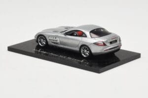Mercedes SLR McLaren Crystal Silver Minichamps 1:43 B66961974 Metall - pilt 3/4