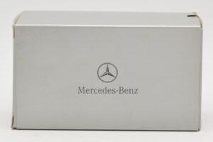 Mercedes SLR McLaren Crystal Silver Minichamps 1:43 B66961974 Metall - pilt 4/4